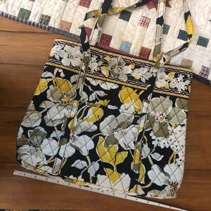 🐝 Vera Bradley Tote